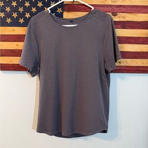 Lululemon Men’s Casual Gray T-Shirt